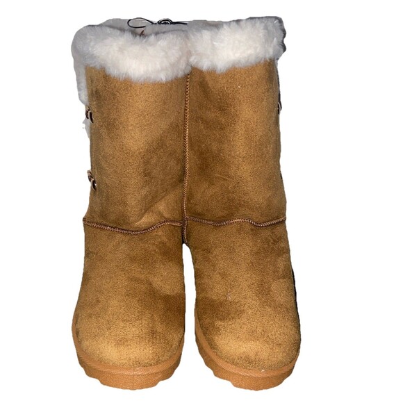 Mudd Women’s Winter Boots SlipOn Faux Fur Decorative Chain Camel Size 9 NWT - Picture 1 of 5